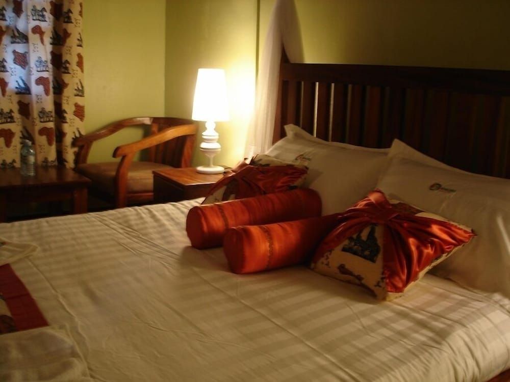 Engiri Game Lodge and Campsite Family Cottage, 2 Bedrooms 5