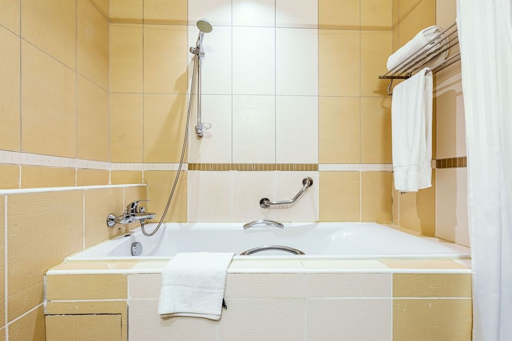 Mbale Resort Hotel Executive Twin Room 8