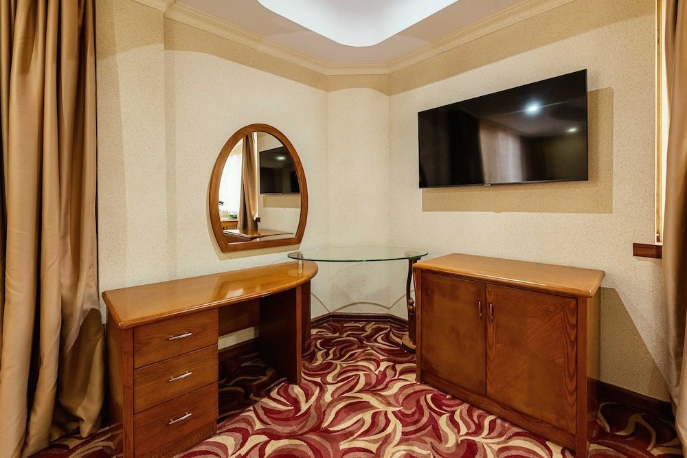 Mbale Resort Hotel Business Room 9