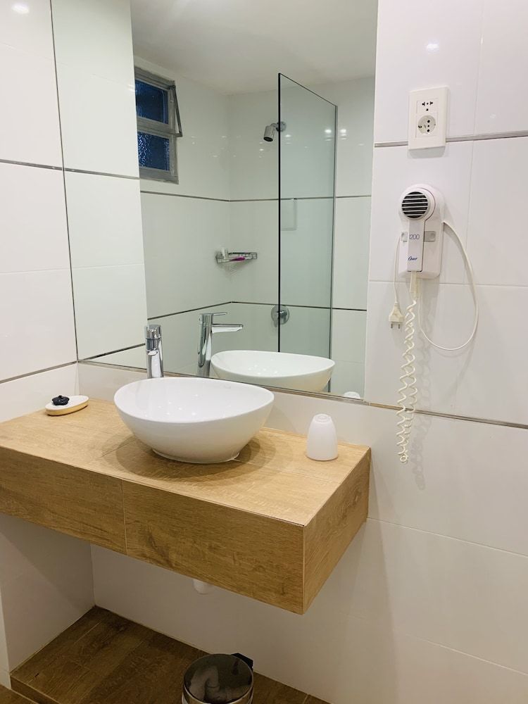 Hotel Alhambra Standard Triple Room 7