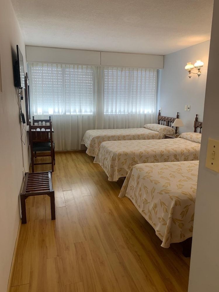 Hotel Alhambra Standard Triple Room 4