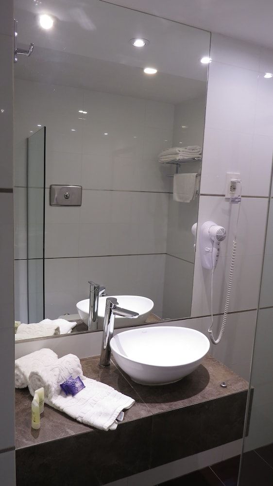 Hotel Alhambra Superior Double Room 10