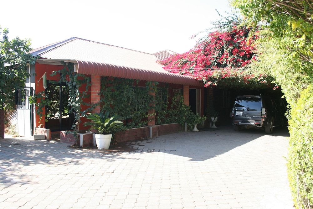 undefined Honeybed Lodge 7