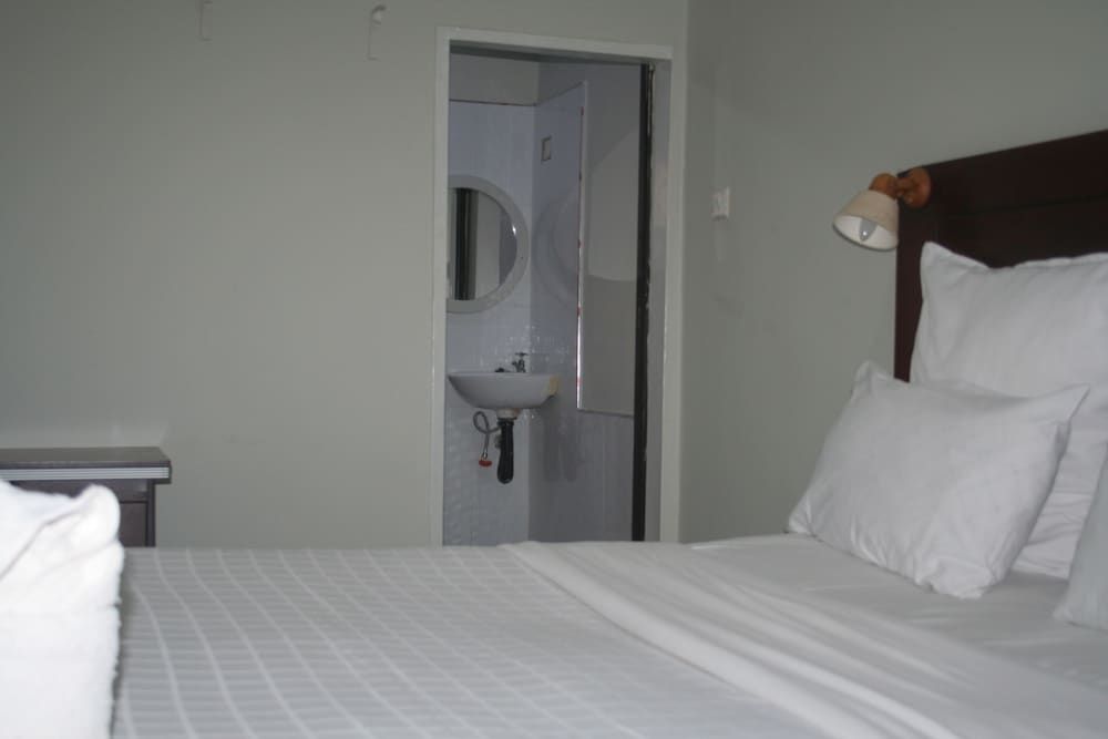 undefined Honeybed Lodge 4