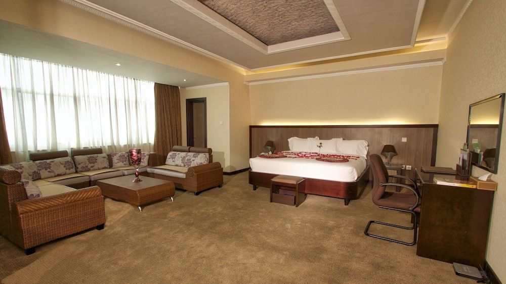 undefined Elilly International Hotel 5