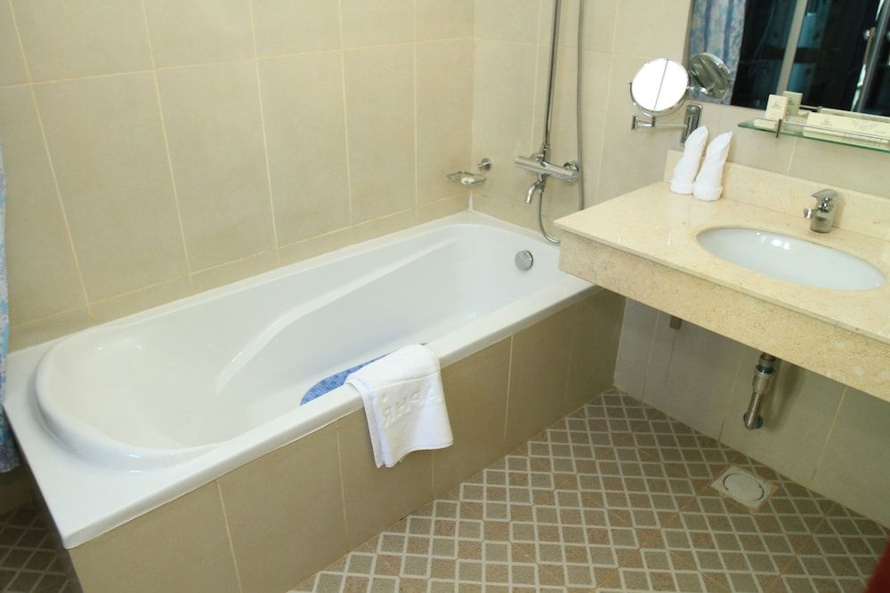 Aphrodite International Hotel Standard Single Room, 1 Queen Bed 4