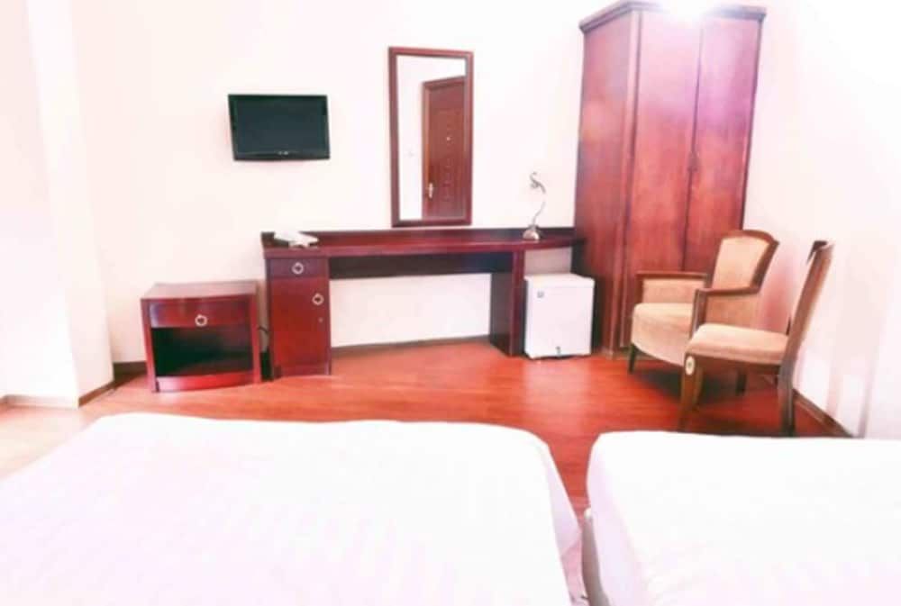 undefined Adams Hotel 2