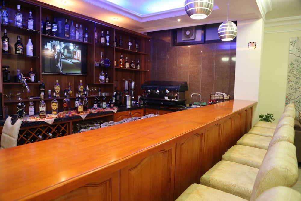 undefined Caravan Hotel 4
