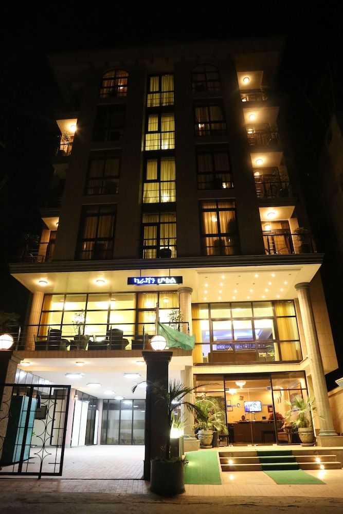 undefined Caravan Hotel 3
