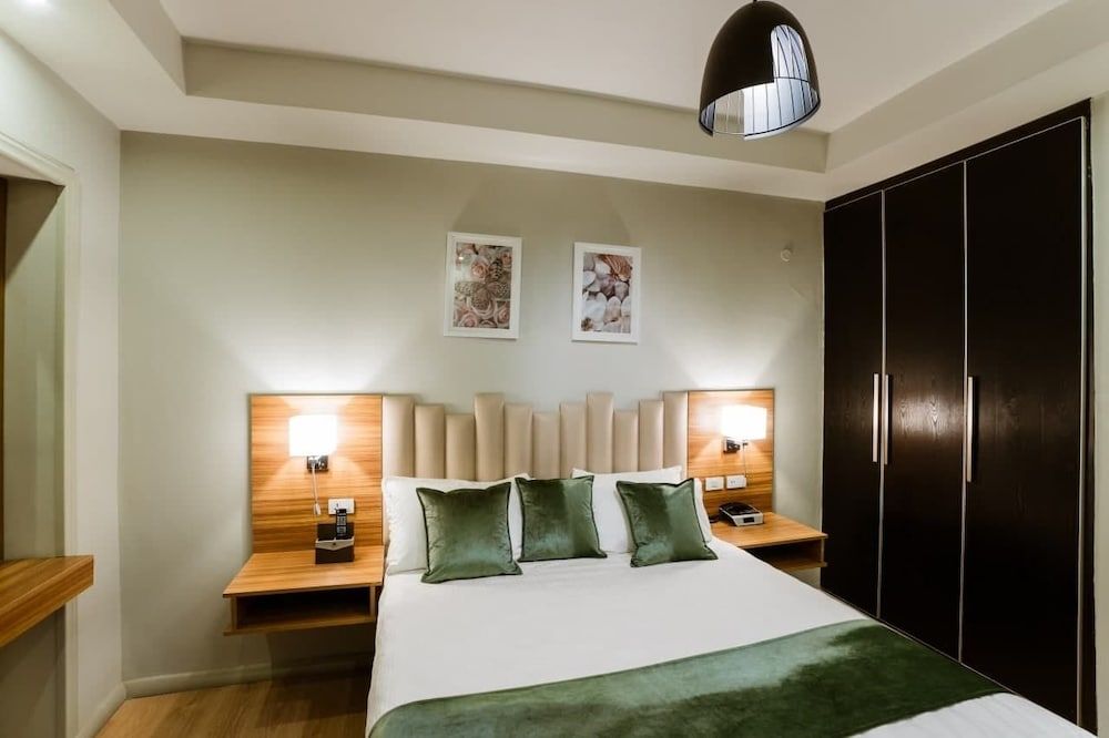 undefined Monarch Hotel 3