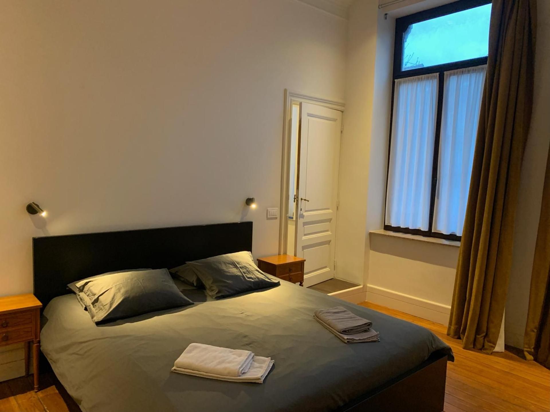 undefined Albert Molière 4