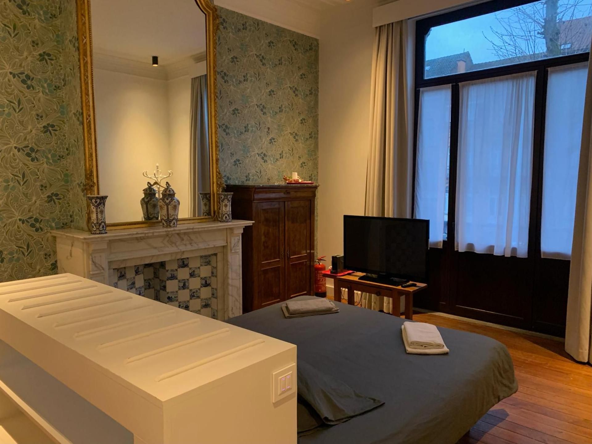 Albert Molière Double Room with Balcony 2