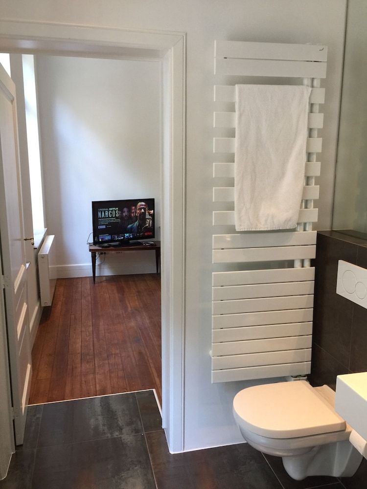 undefined Albert Molière 10