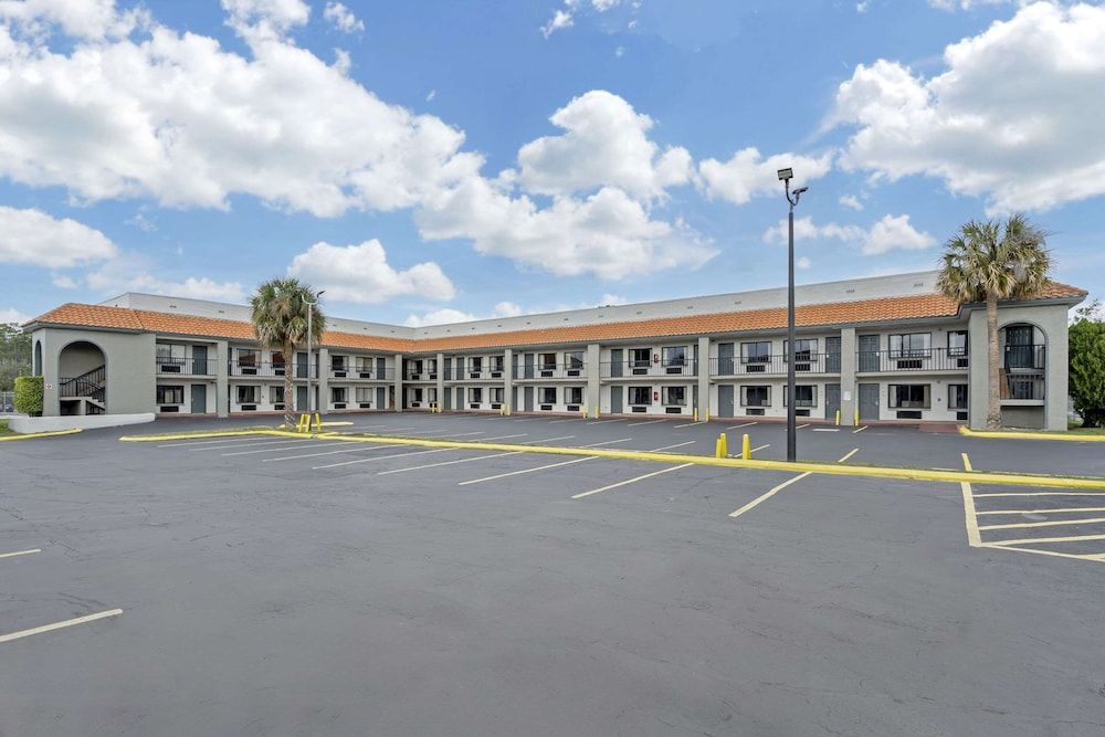 undefined Quality Inn & Suites Orlando East - UCF Area 8