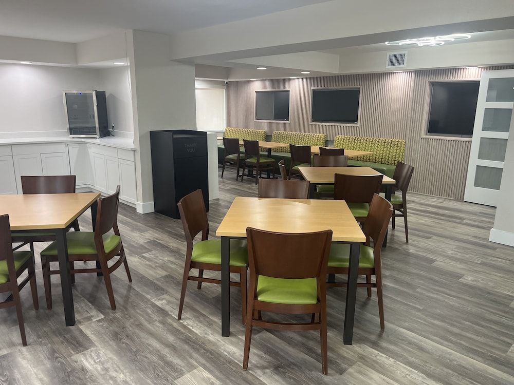 undefined Quality Inn & Suites Orlando East - UCF Area 9