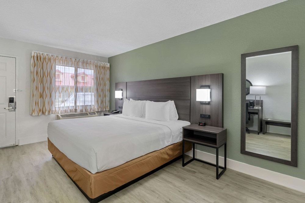 undefined Quality Inn & Suites Orlando East - UCF Area 3
