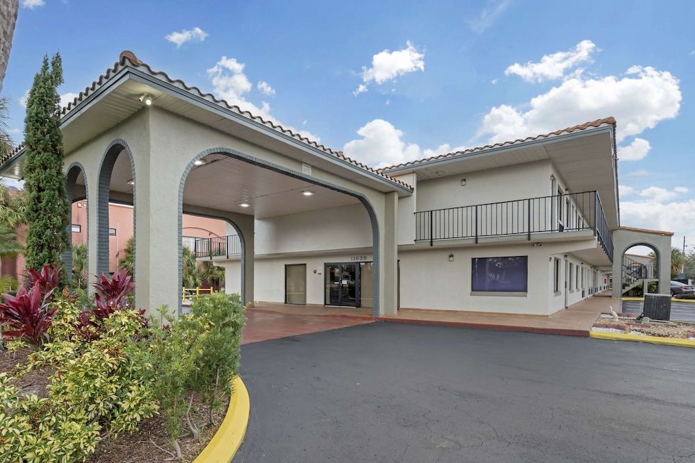 undefined Quality Inn & Suites Orlando East - UCF Area 6
