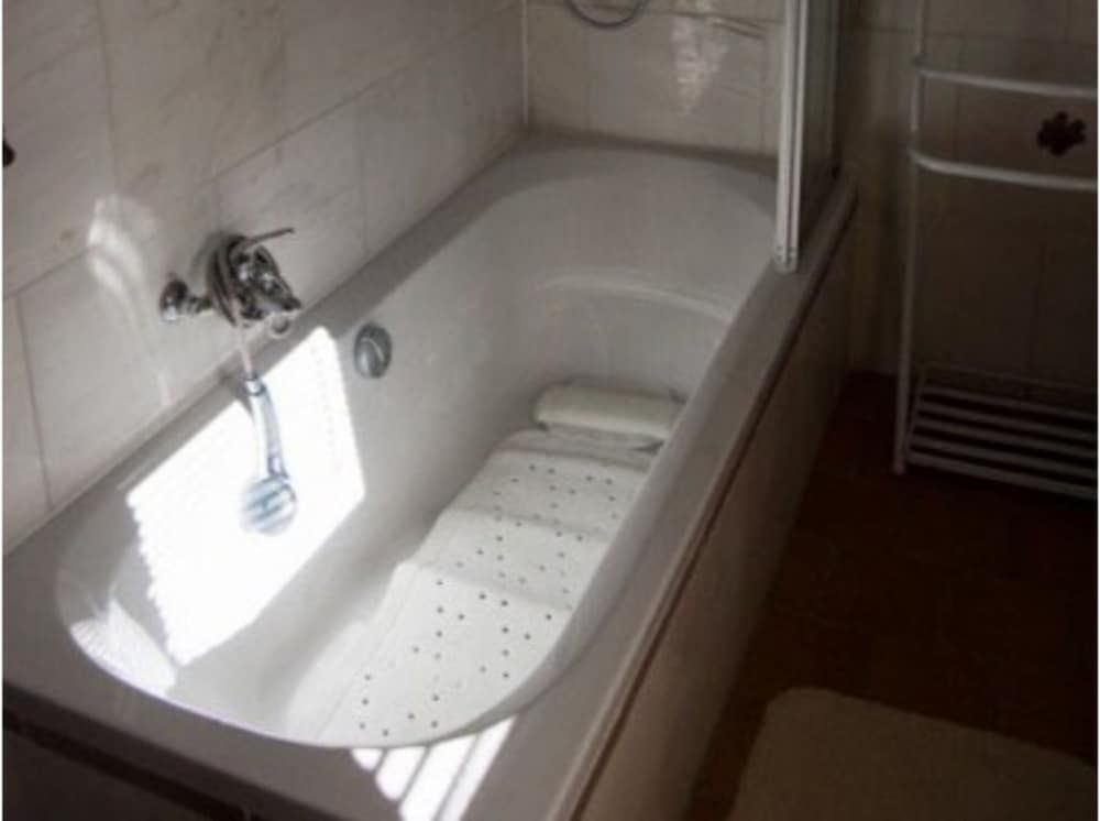 Le 'Ti 'Bou de Refuge House, 3 Bedrooms, Bathtub 9