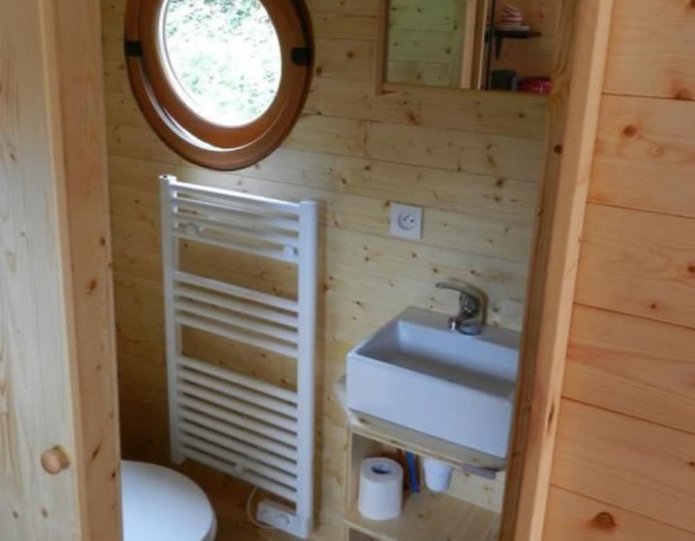 Le 'Ti 'Bou de Refuge Mobile Home, Ensuite, Garden View (Les Coccinelles) 8