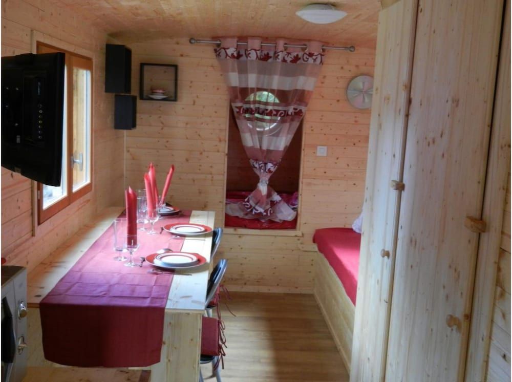 Le 'Ti 'Bou de Refuge Mobile Home, Ensuite, Garden View (Les Coccinelles) 10