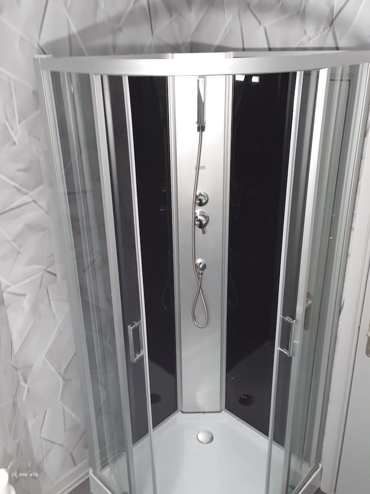 Hotel Derby MERODE Twin Room 8