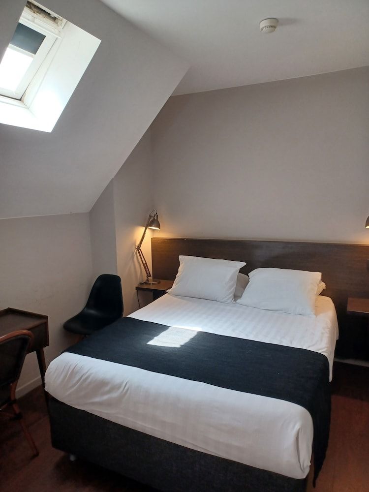 Hotel Le Quinze Grand Place Brussels Double Room (No Grand Place View) 7