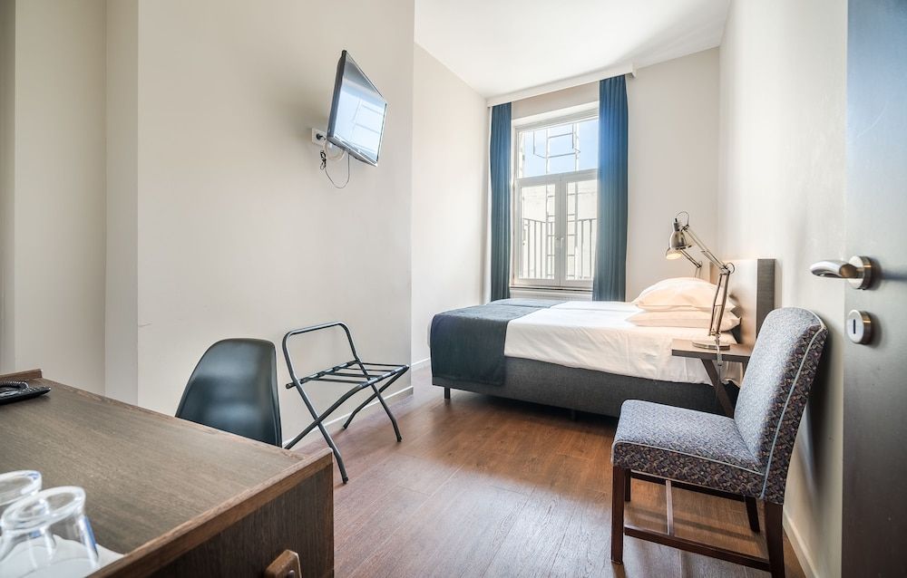 Hotel Le Quinze Grand Place Brussels Double Room (No Grand Place View) 10