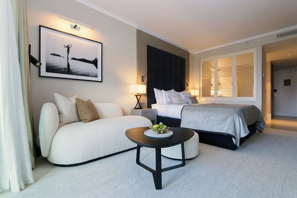 Standard Room, 1 King Bed, City View