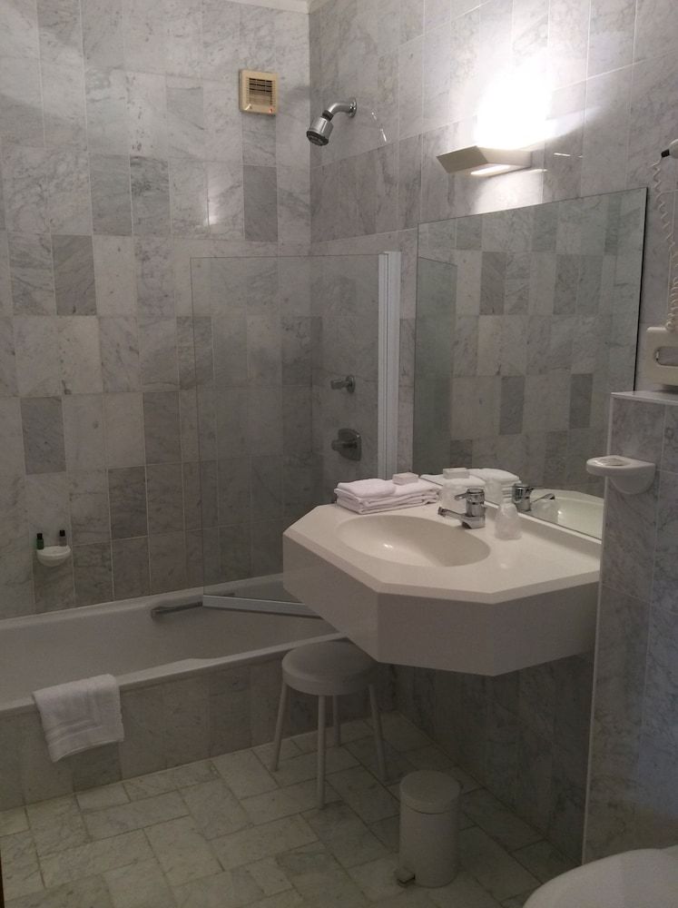 Hotel ABBEY Twin Room 4