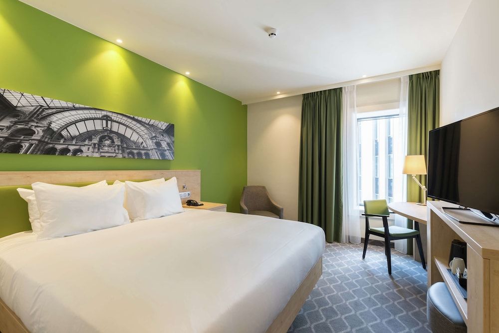 undefined Hampton by Hilton Antwerp Central Station 3