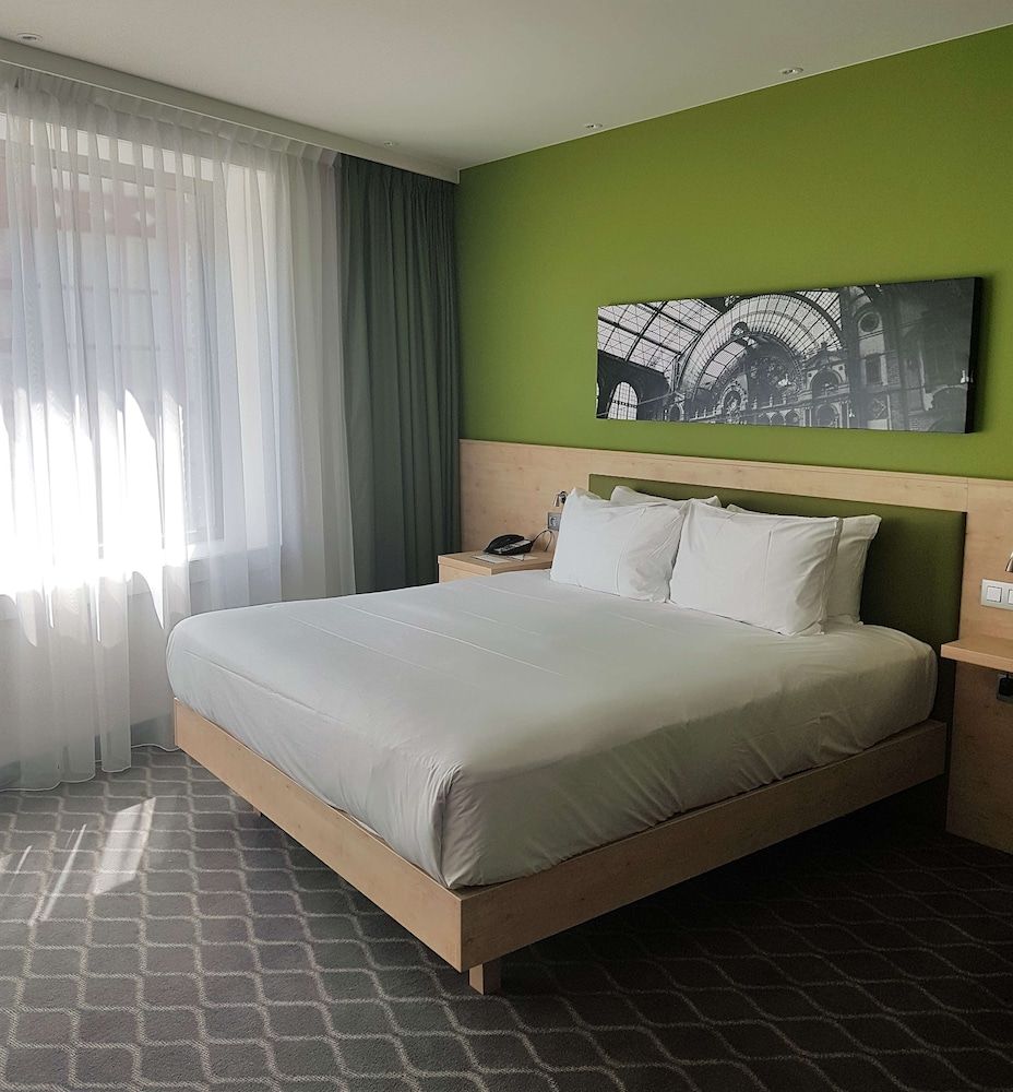 undefined Hampton by Hilton Antwerp Central Station 10