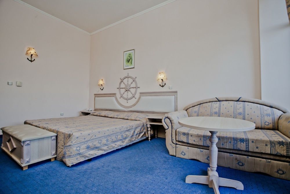 Double Room, Balcony, Park View