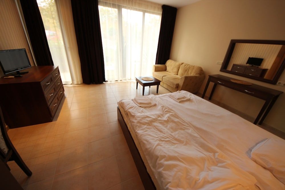Economy Studio (4 adults)