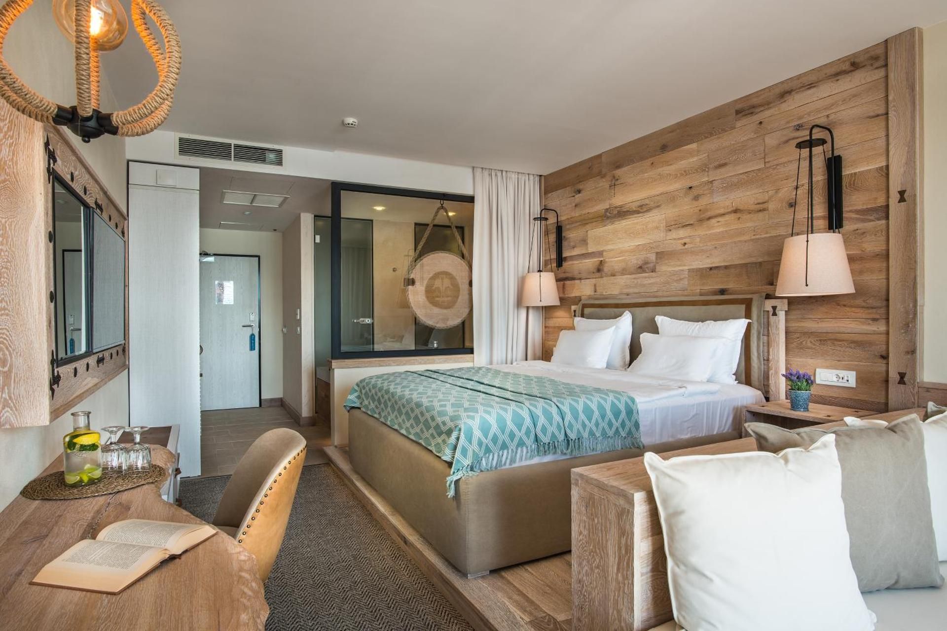 Deluxe Room with Sea View
