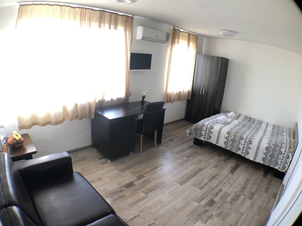 Samuil Apartments Basic Double Room, 1 Queen Bed with Sofa bed, Non Smoking, City View 3