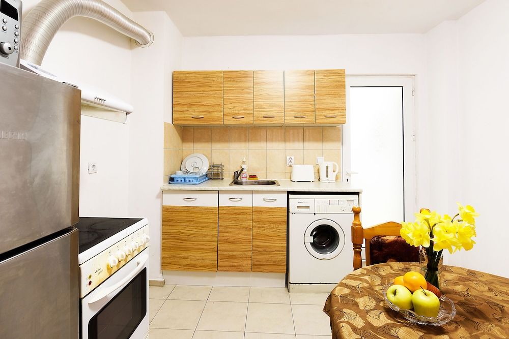 Samuil Apartments Comfort Apartment, 1 Bedroom, Non Smoking, City View 4