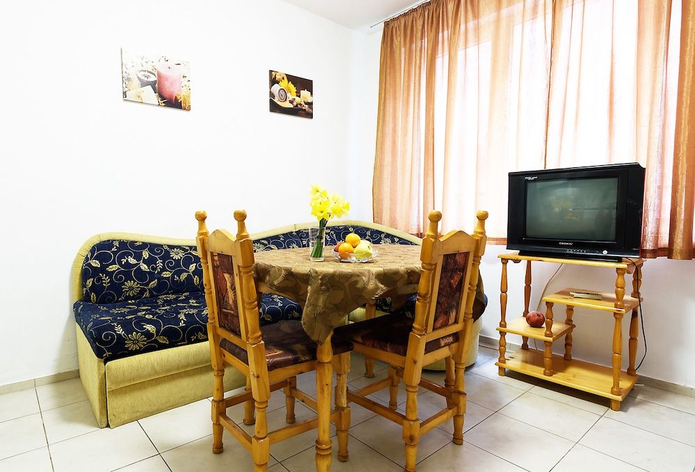 Samuil Apartments Comfort Apartment, 1 Bedroom, Non Smoking, City View 5