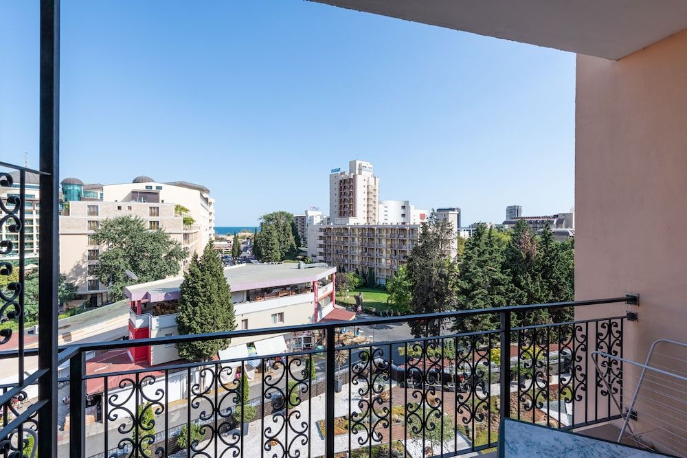 Economy Double Room Single Use, Balcony, Park View