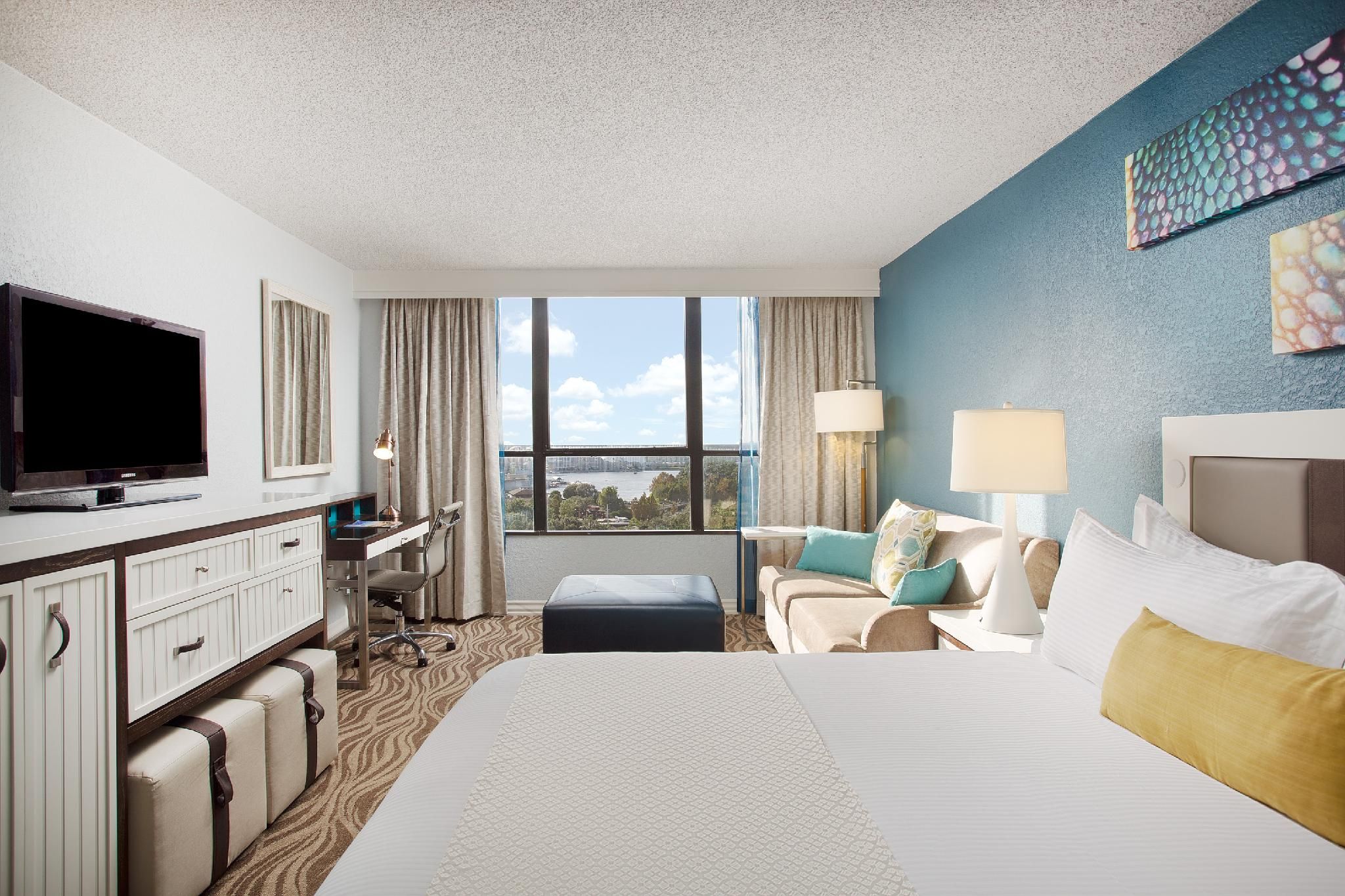1 King Bed Room