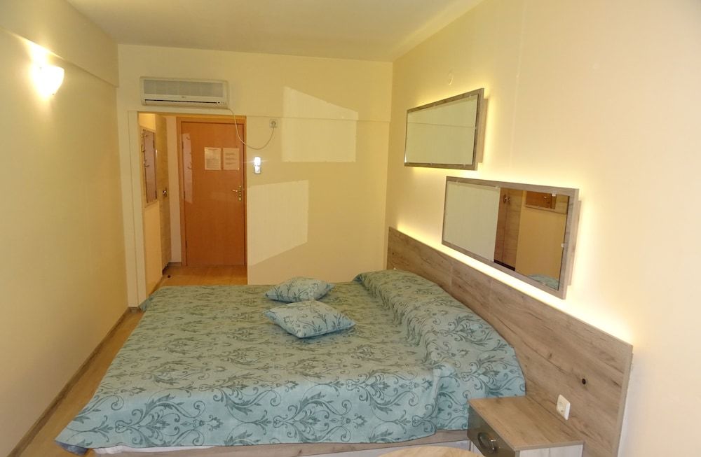 Victoria Hotel City Double or Twin Room 7