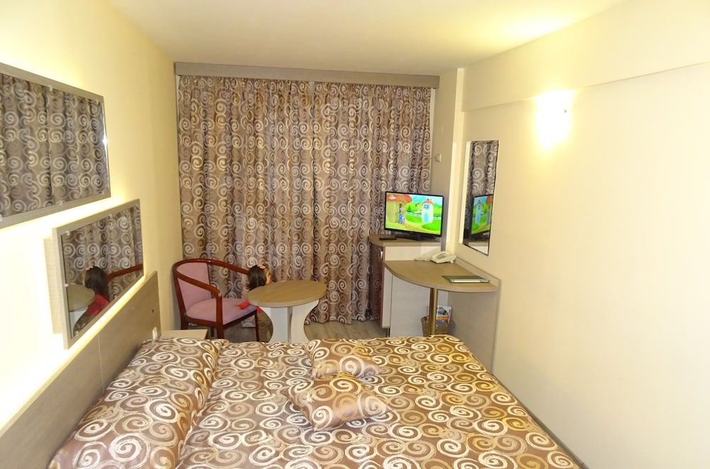 Victoria Hotel City Double or Twin Room 34