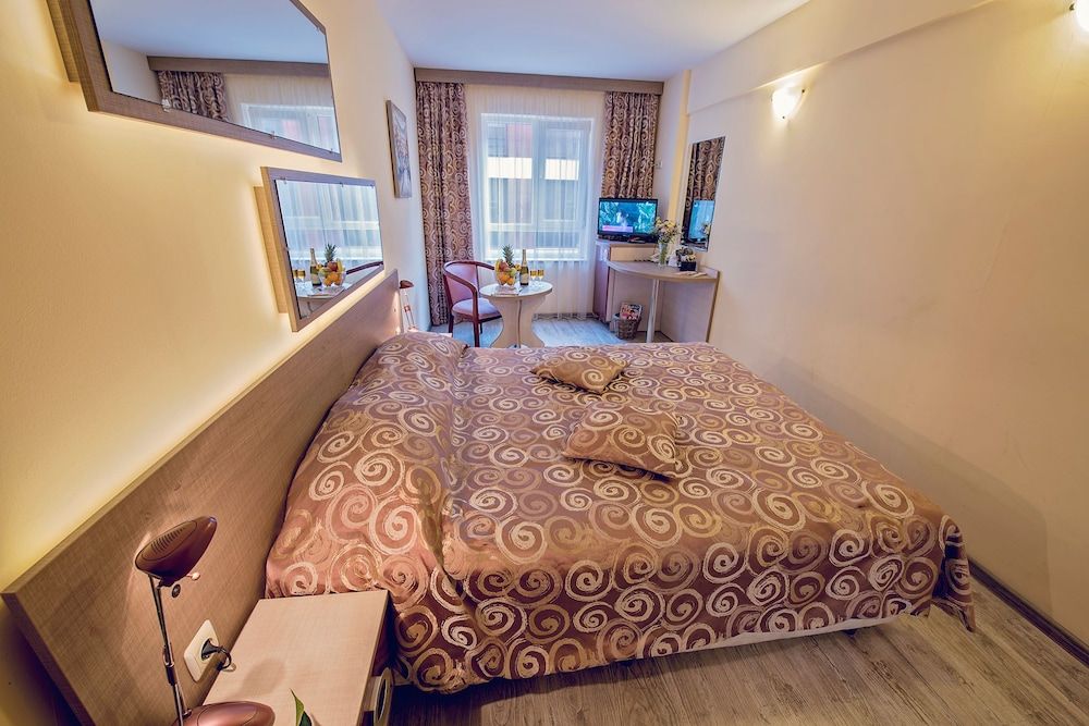 Victoria Hotel City Double or Twin Room 25