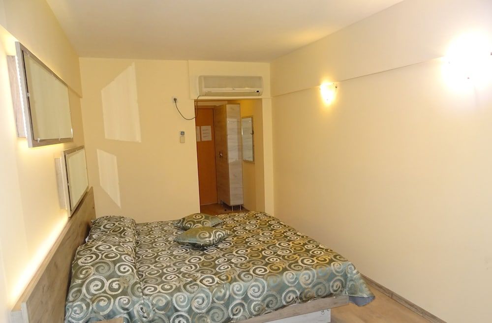 Victoria Hotel City Double or Twin Room 16