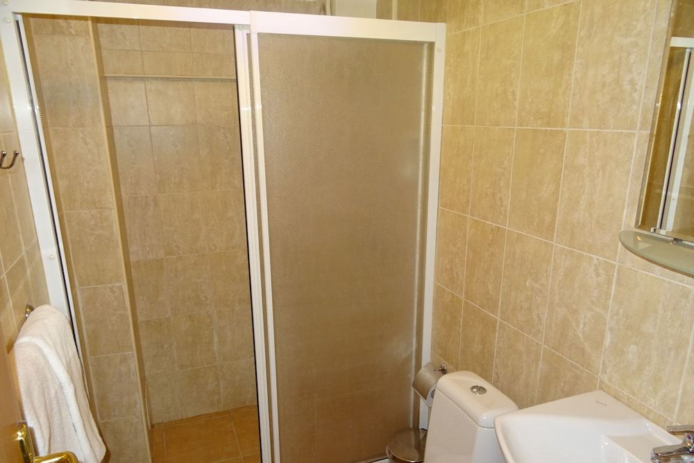 Victoria Hotel City Double or Twin Room 26