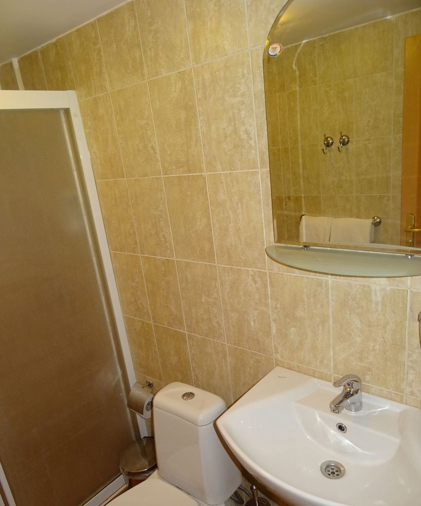 Victoria Hotel City Double or Twin Room 27