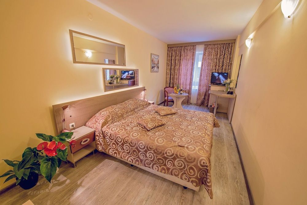 Victoria Hotel City Double or Twin Room 24