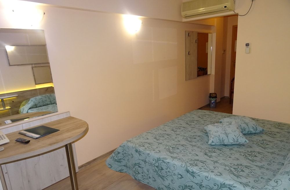 Victoria Hotel City Double or Twin Room 3