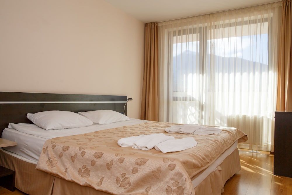 Hotel Sunrise Park Apartment, 1 Double or 2 Twin Beds, Balcony, Mountain View 3