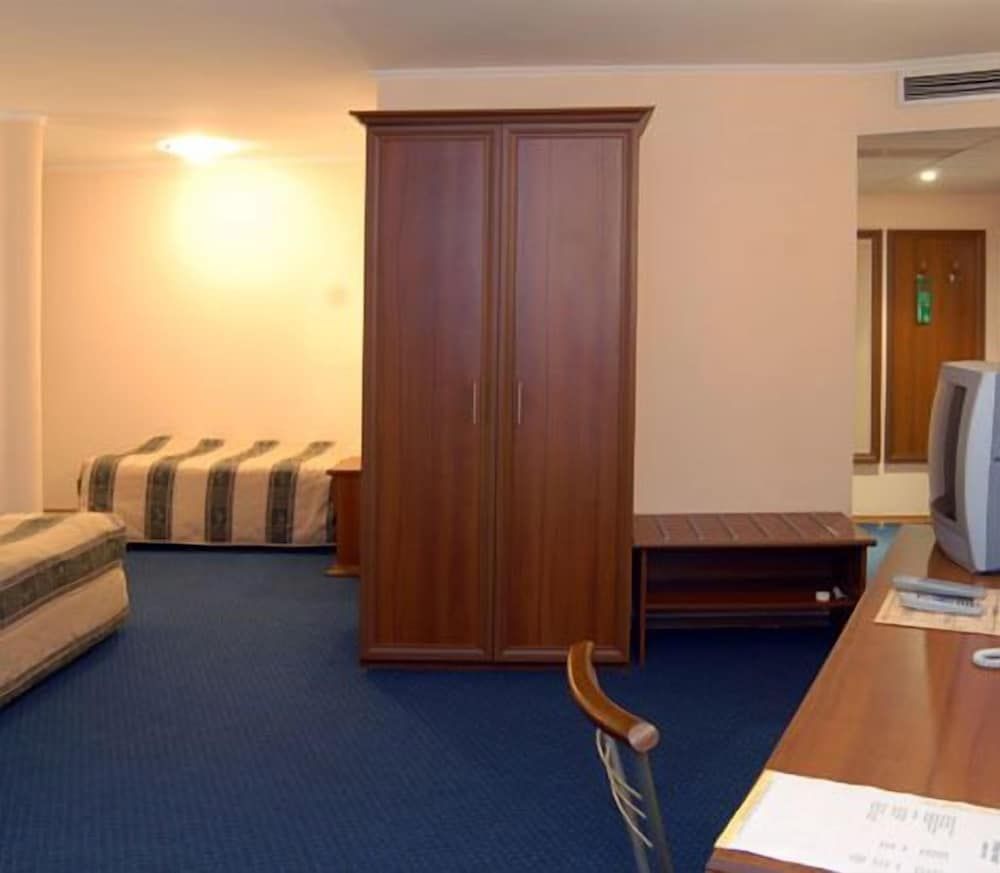 Hotel Luxor Junior Suite (Free Wifi, Fitness & Steam Bath) 8