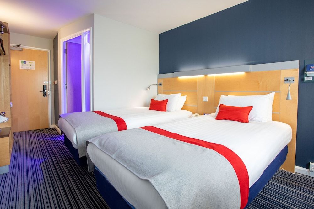 Standard Room, 2 Twin Beds (with Free Hot Breakfast)
